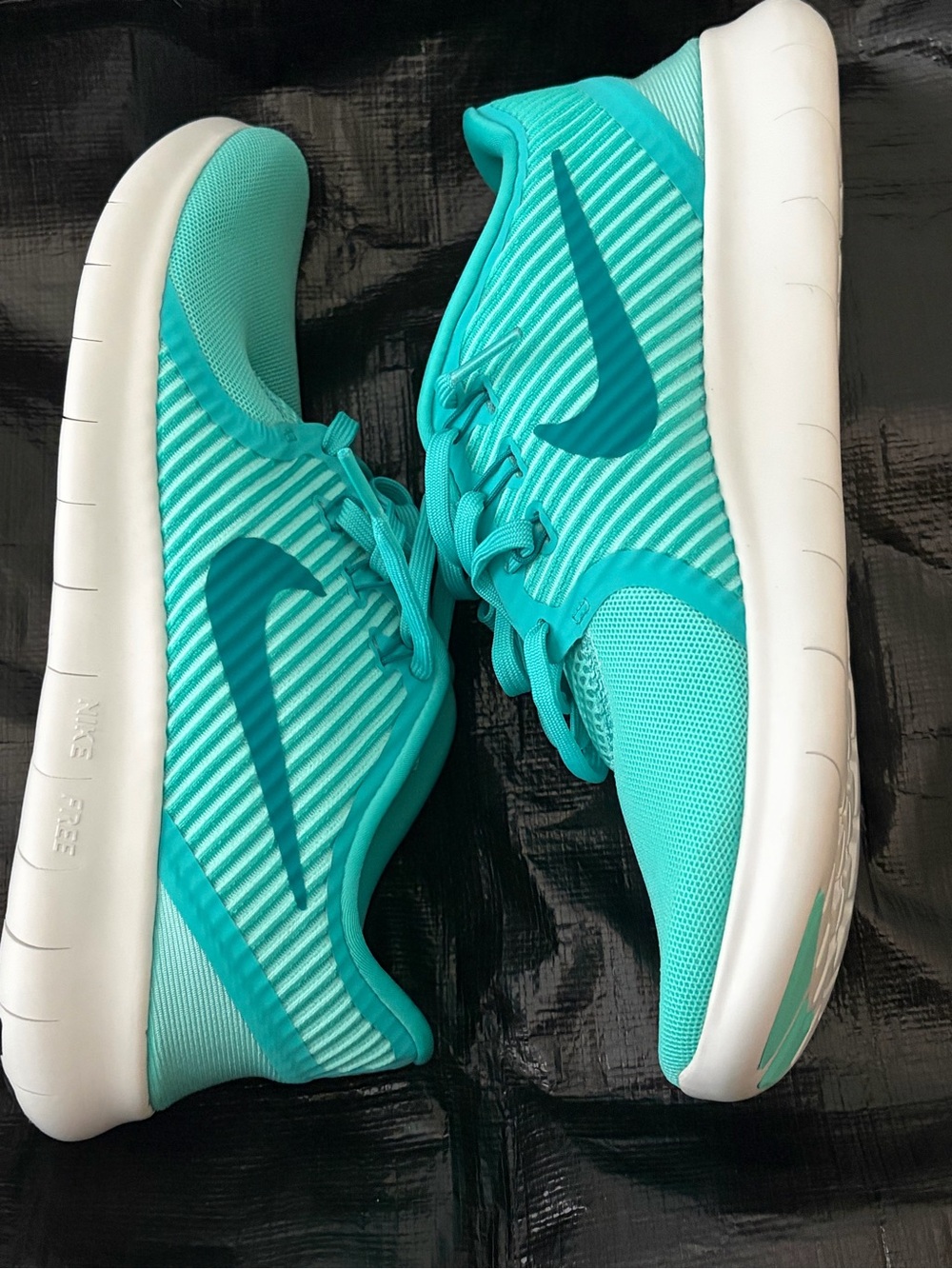 NWOT! Nike Women’s Teal Athletic Sneakers with White Sole